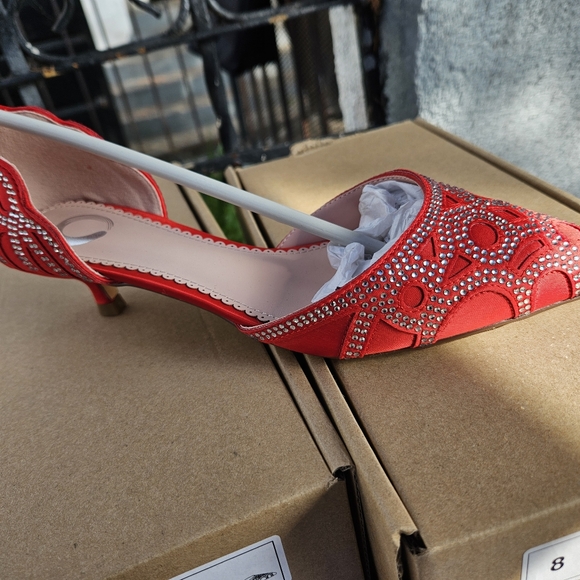 Red kitten heel with rhinestones - Picture 3 of 3